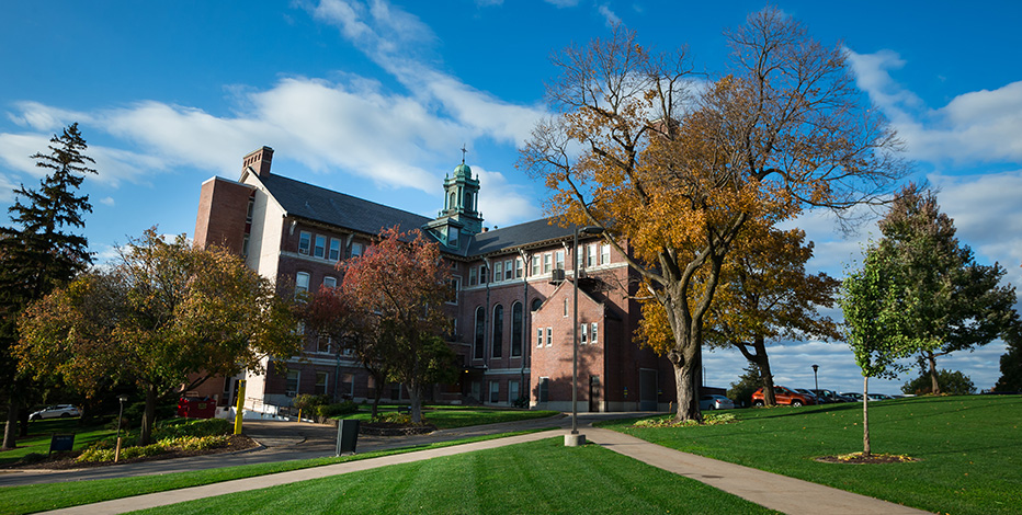 Warde Hall on Mount Mercy campus